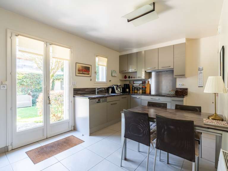 Maison Saint-Germain-en-Laye - 5 chambres - 168m²