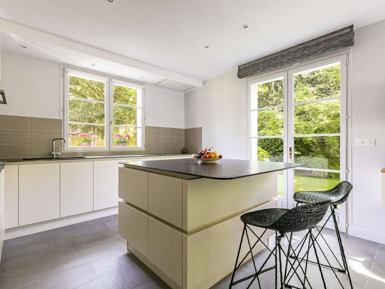 Maison Saint-Germain-en-Laye - 6 chambres - 330m²