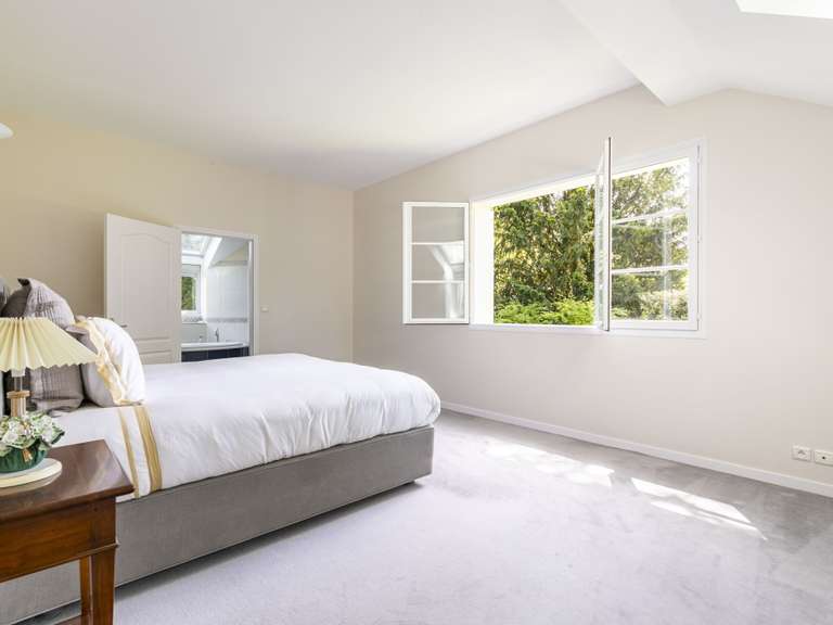Maison Saint-Germain-en-Laye - 6 chambres - 330m²