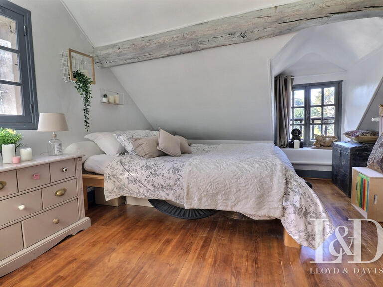 House Saint-Germain-lès-Corbeil - 4 bedrooms - 245m²