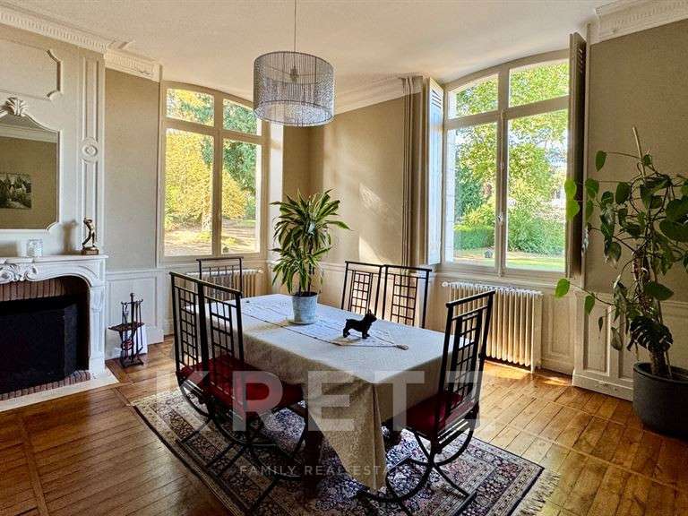 Maison Saint-Gervais-la-Forêt - 8 chambres - 372m²