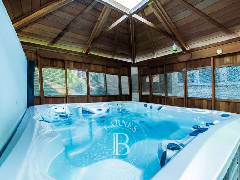 Chalet Saint-Gervais-les-Bains - 6 bedrooms - 300m²