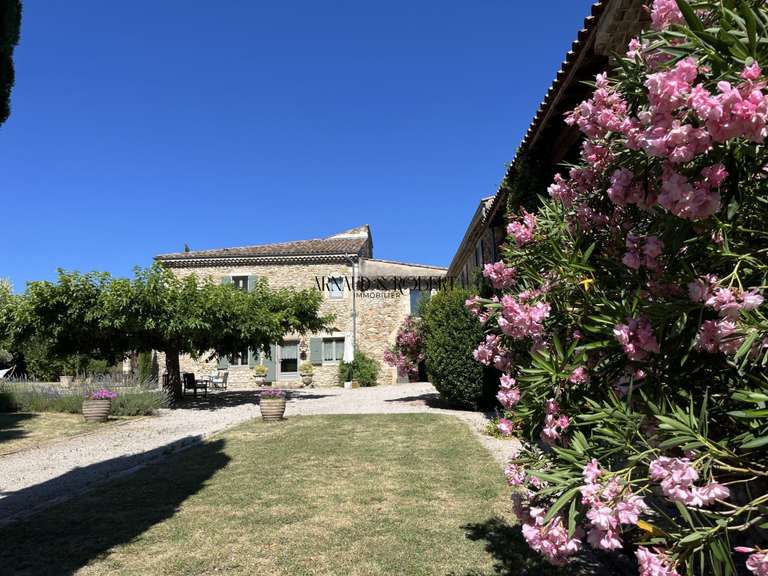 Maison Saint-Gervais-sur-Roubion - 8 chambres - 519m²