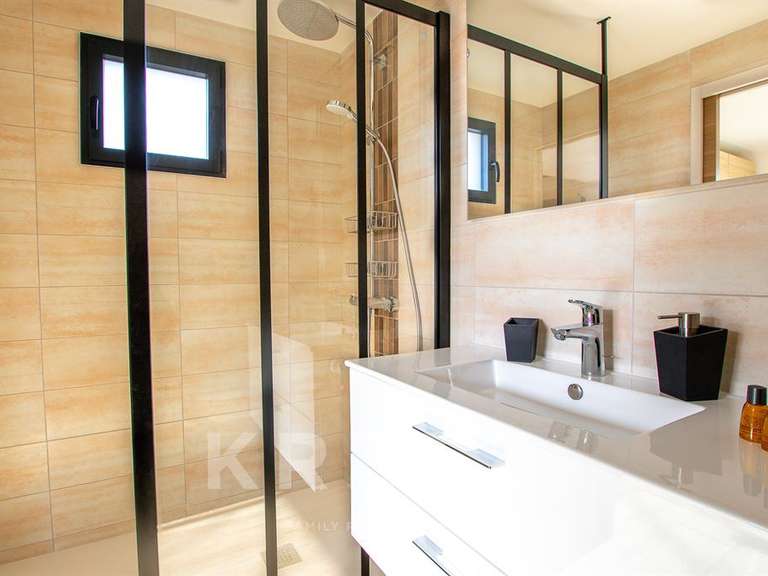 Maison Saint-Gilles-Croix-de-Vie - 6 chambres - 255m²