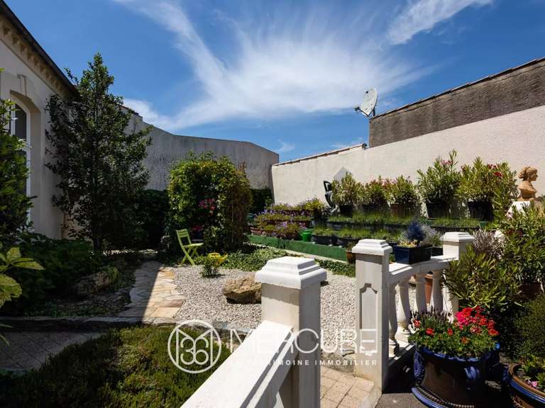 Maison Saint-Gilles-Croix-de-Vie - 4 chambres - 227m²