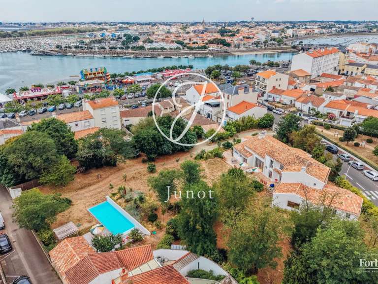 Maison Saint-Gilles-Croix-de-Vie - 6 chambres - 425m²