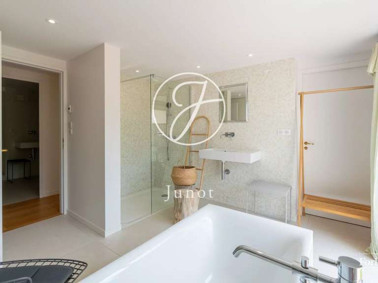 Maison Saint-Gilles-Croix-de-Vie - 6 chambres - 425m²