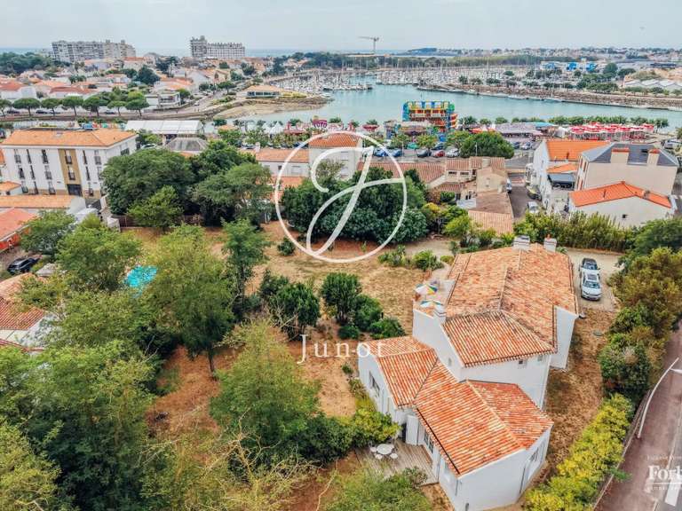Maison Saint-Gilles-Croix-de-Vie - 6 chambres - 425m²