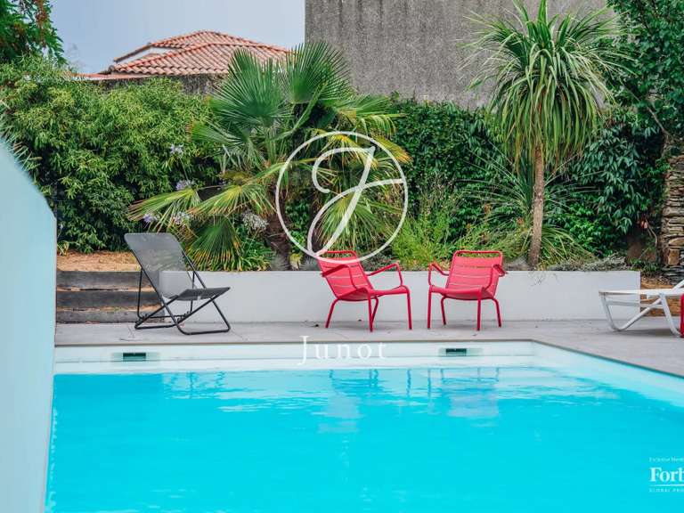 Maison Saint-Gilles-Croix-de-Vie - 6 chambres - 425m²