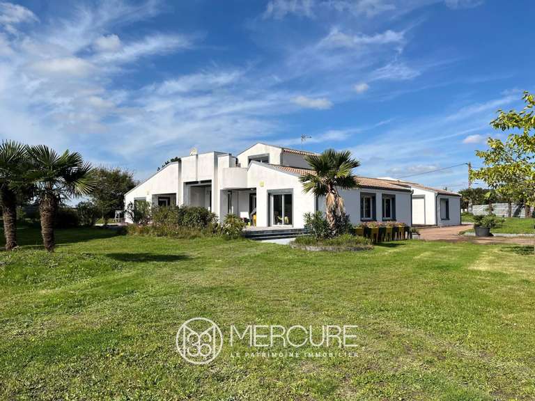 Propriété Saint-Gilles-Croix-de-Vie - 5 chambres - 399m²