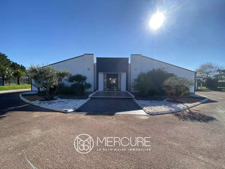 Propriété Saint-Gilles-Croix-de-Vie - 5 chambres - 399m²