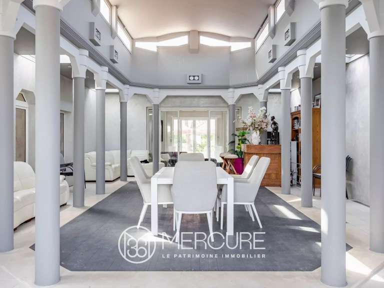 Propriété Saint-Gilles-Croix-de-Vie - 5 chambres - 399m²