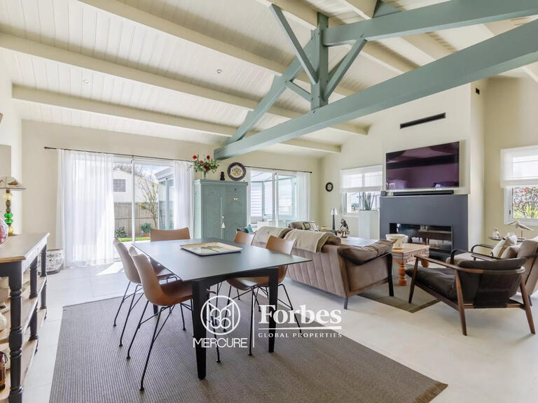 Villa Saint-Gilles-Croix-de-Vie - 6 bedrooms - 273m²