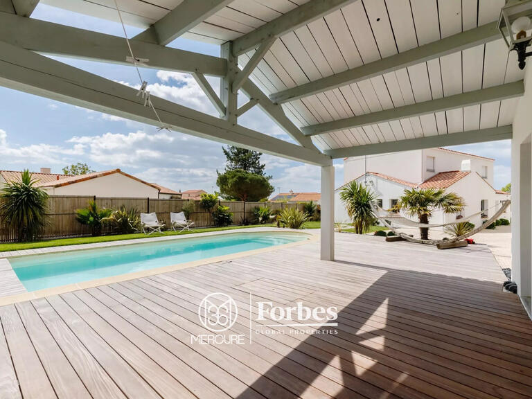Villa Saint-Gilles-Croix-de-Vie - 6 bedrooms - 273m²