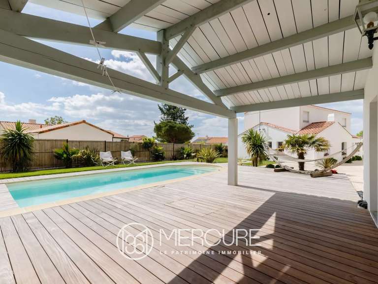 Villa Saint-Gilles-Croix-de-Vie - 6 chambres - 250m²