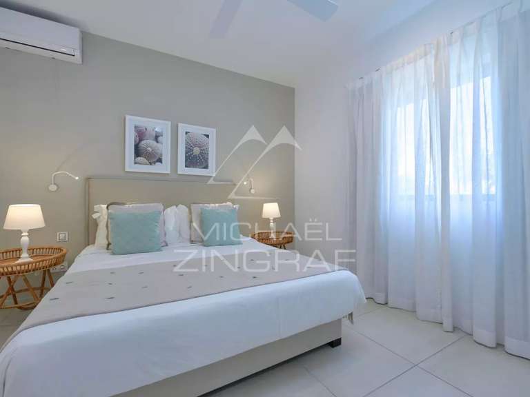 Apartment saint-gilles-les-bains - 3 bedrooms - 153m²