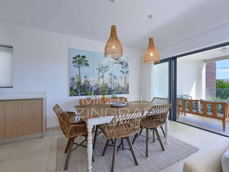 Apartment saint-gilles-les-bains - 3 bedrooms - 153m²