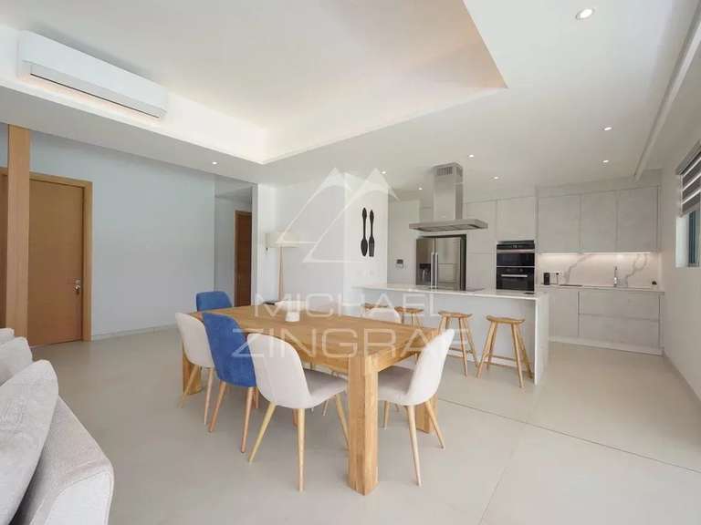 Apartment saint-gilles-les-bains - 3 bedrooms - 226m²
