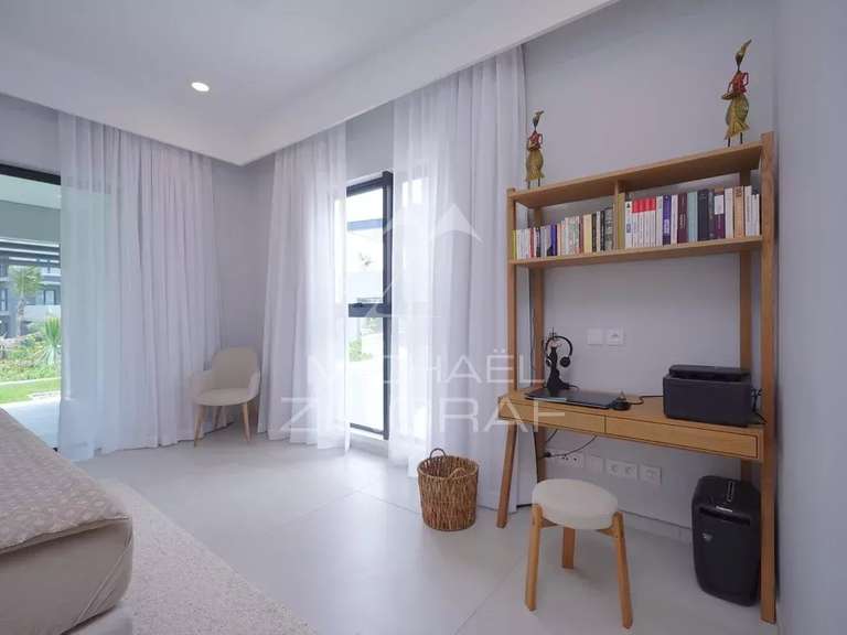 Apartment saint-gilles-les-bains - 3 bedrooms - 226m²