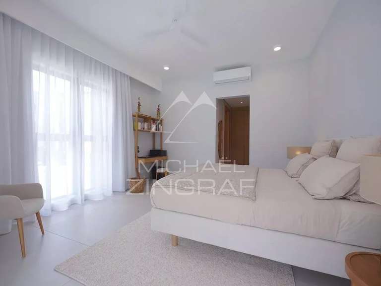 Apartment saint-gilles-les-bains - 3 bedrooms - 226m²