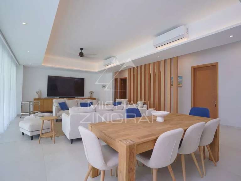 Apartment saint-gilles-les-bains - 3 bedrooms - 226m²