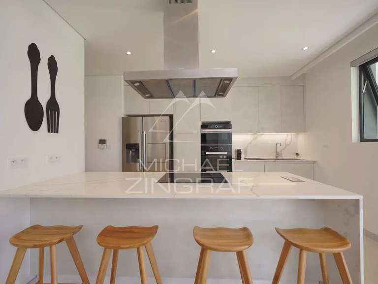 Apartment saint-gilles-les-bains - 3 bedrooms - 226m²