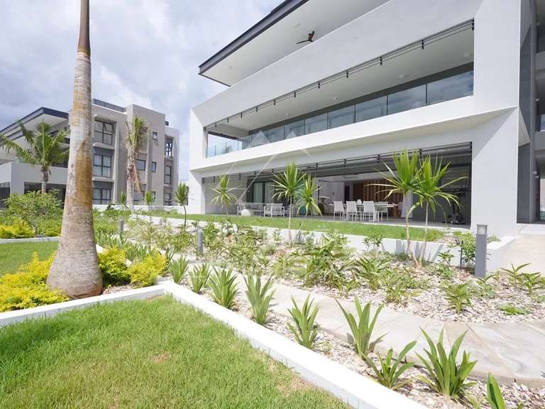 Apartment saint-gilles-les-bains - 3 bedrooms - 226m²