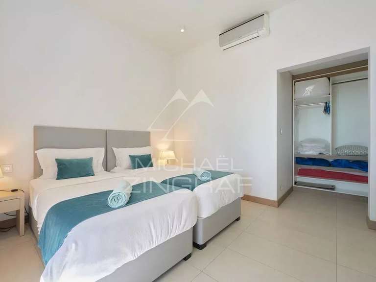 Apartment saint-gilles-les-bains - 2 bedrooms - 175m²