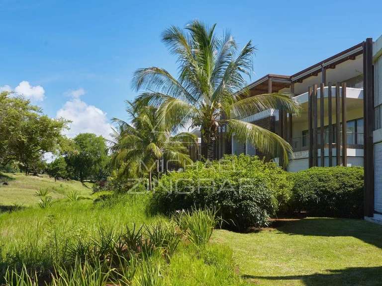 Apartment saint-gilles-les-bains - 2 bedrooms - 175m²