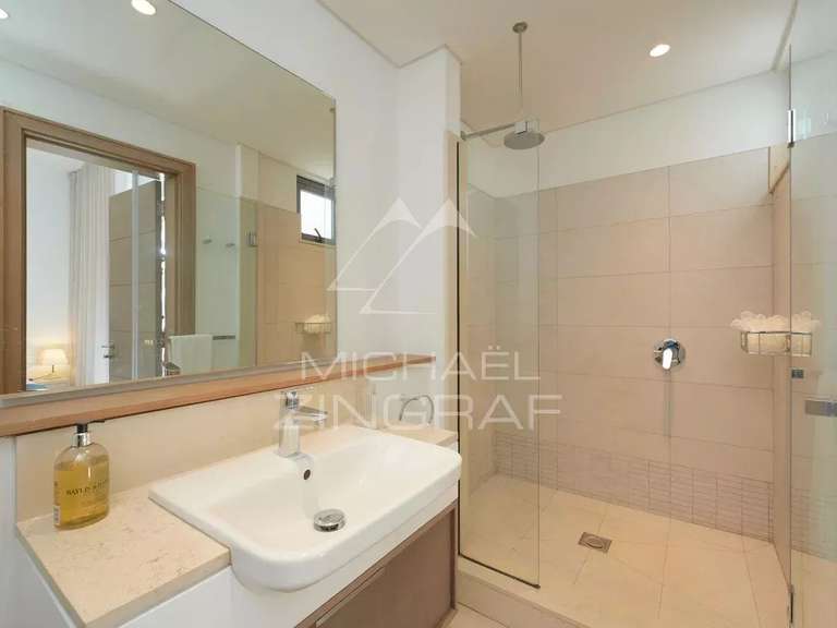 Apartment saint-gilles-les-bains - 2 bedrooms - 175m²