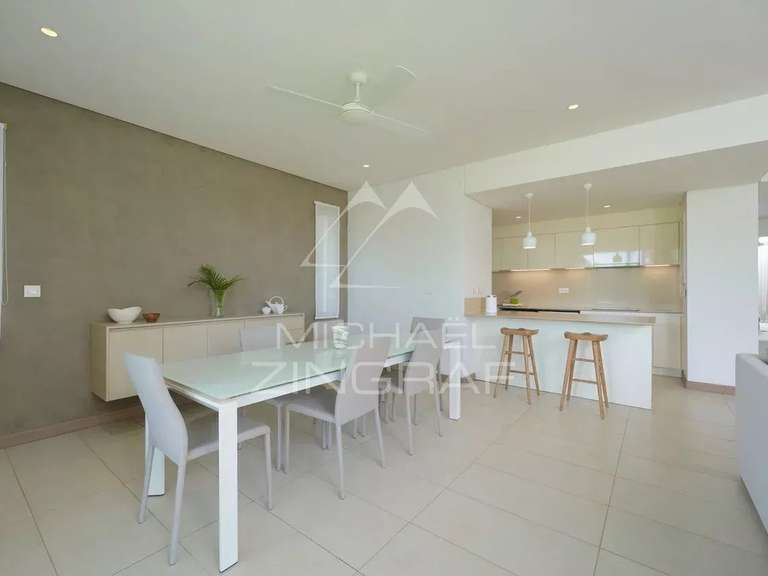 Apartment saint-gilles-les-bains - 2 bedrooms - 175m²