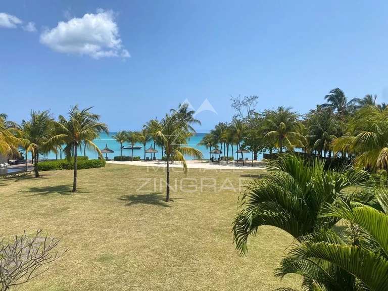 Apartment saint-gilles-les-bains - 3 bedrooms - 205m²