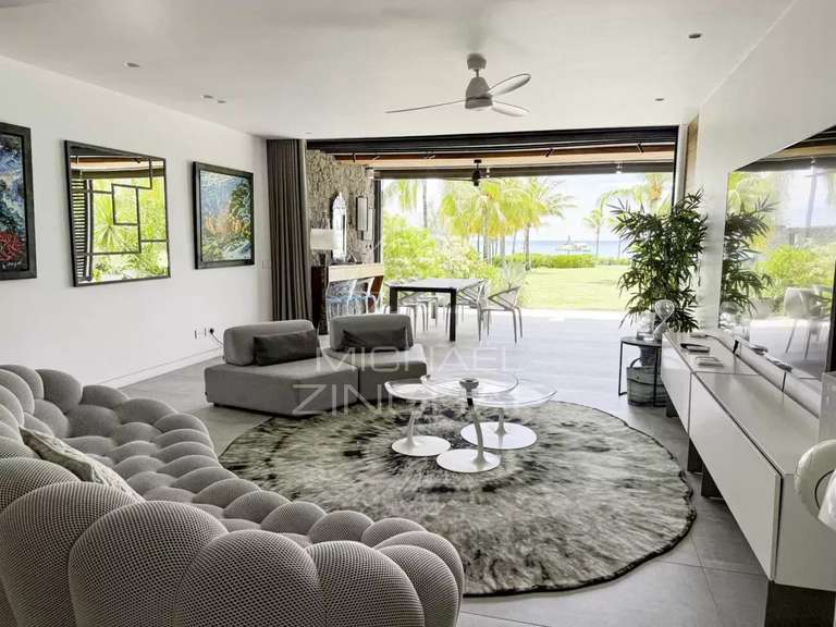 Apartment saint-gilles-les-bains - 3 bedrooms - 205m²