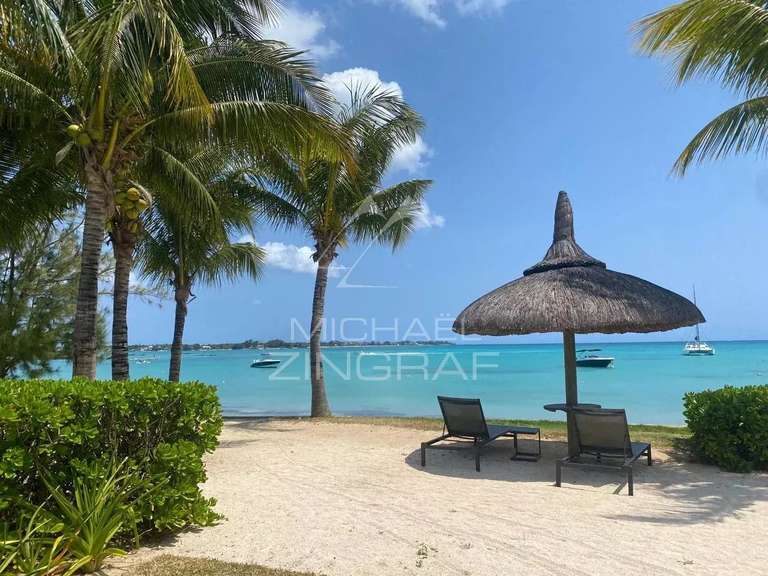 Apartment saint-gilles-les-bains - 3 bedrooms - 205m²