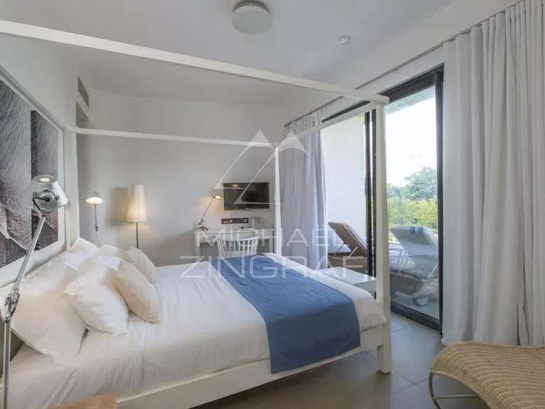 Apartment saint-gilles-les-bains - 3 bedrooms - 225m²