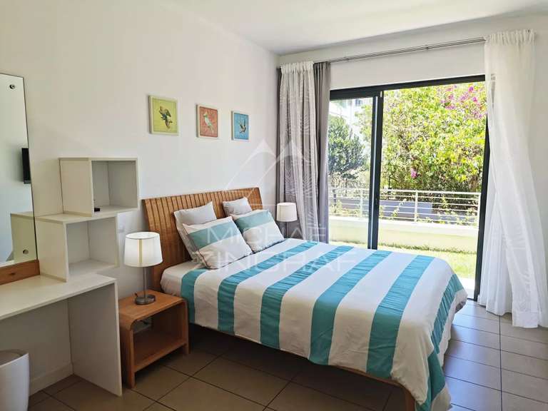Apartment saint-gilles-les-bains - 3 bedrooms - 127m²