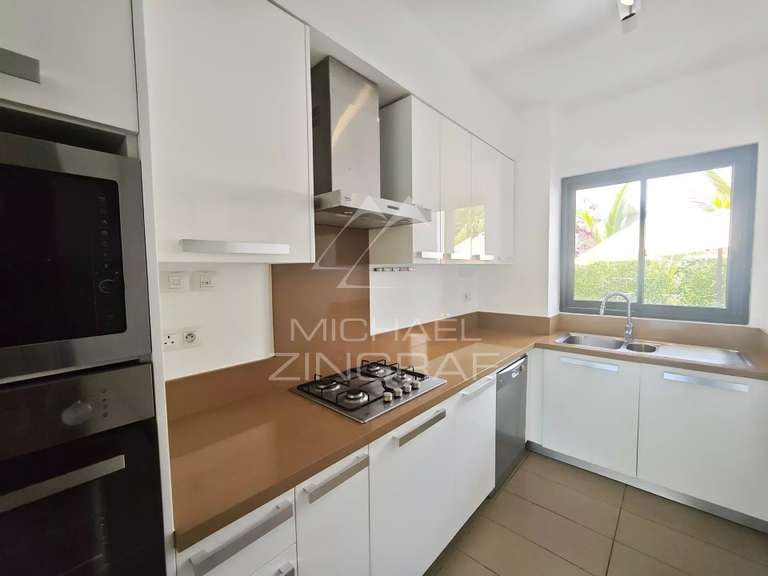 Apartment saint-gilles-les-bains - 3 bedrooms - 127m²