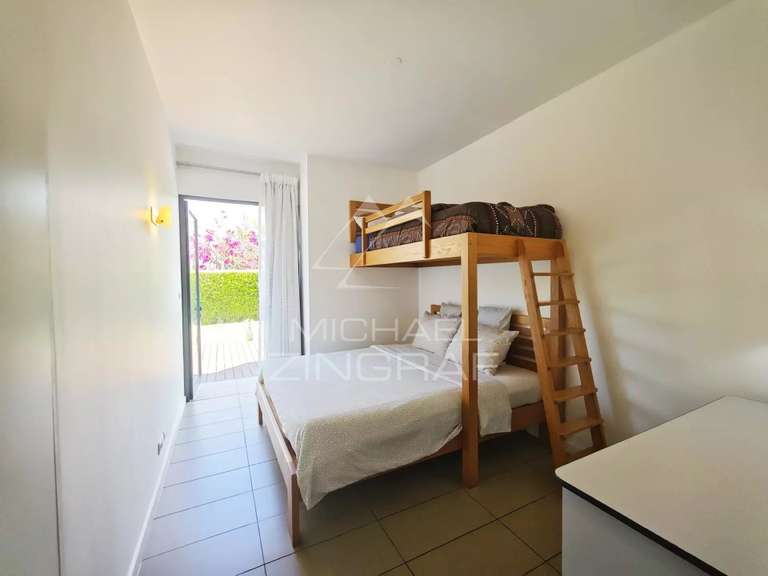Apartment saint-gilles-les-bains - 3 bedrooms - 127m²