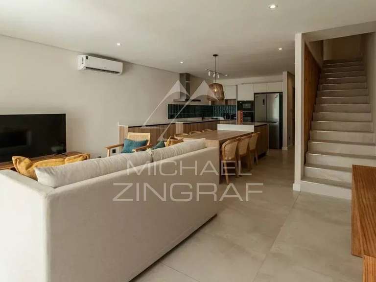 Apartment saint-gilles-les-bains - 3 bedrooms - 182m²