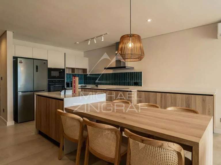 Apartment saint-gilles-les-bains - 3 bedrooms - 182m²