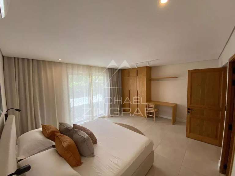 Apartment saint-gilles-les-bains - 3 bedrooms - 182m²