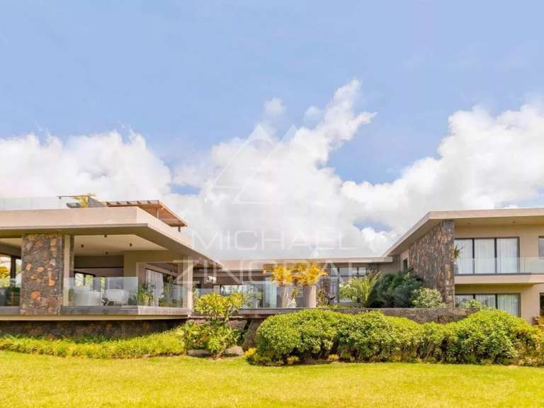 Villa with Sea view saint-gilles-les-bains - 4 bedrooms - 492m²