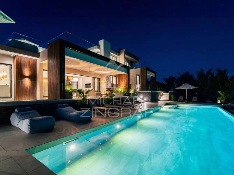 Villa saint-gilles-les-bains - 4 bedrooms - 353m²