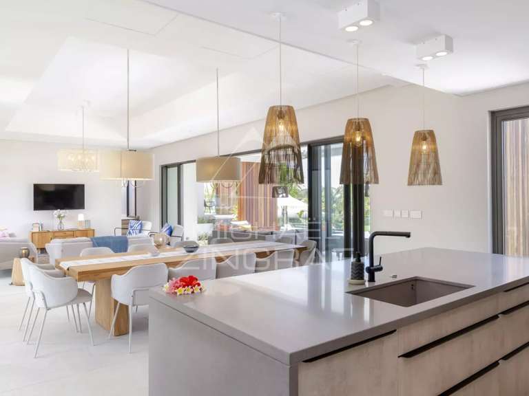 Villa saint-gilles-les-bains - 4 bedrooms - 353m²