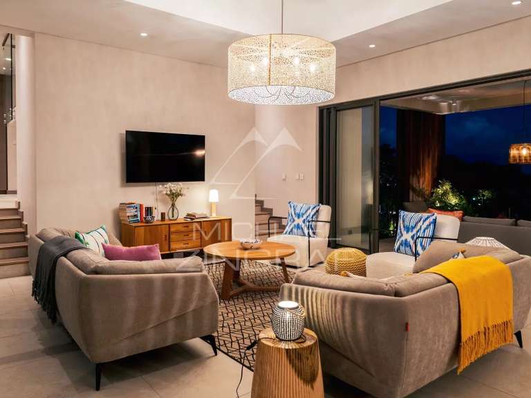 Villa saint-gilles-les-bains - 4 bedrooms - 353m²
