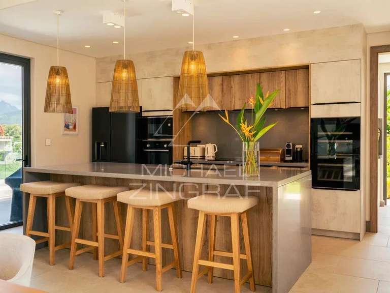 Villa saint-gilles-les-bains - 4 bedrooms - 353m²