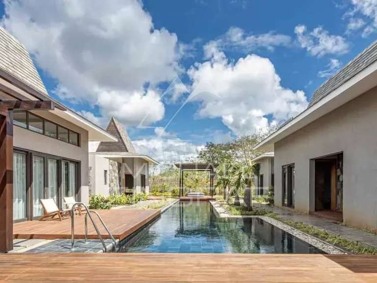 Villa saint-gilles-les-bains - 5 bedrooms - 262m²