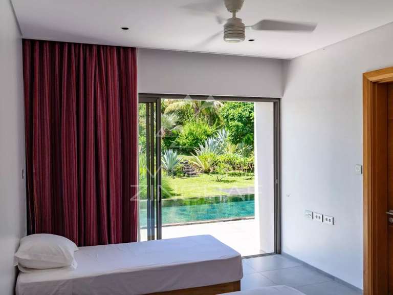 Villa saint-gilles-les-bains - 4 bedrooms - 269m²