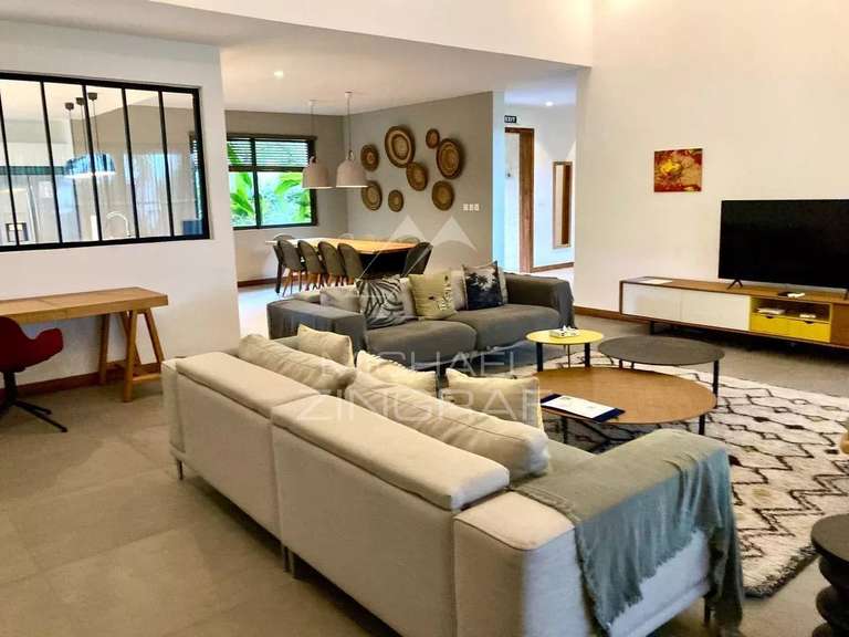 Villa saint-gilles-les-bains - 4 bedrooms - 276m²