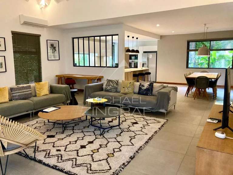 Villa saint-gilles-les-bains - 4 bedrooms - 276m²